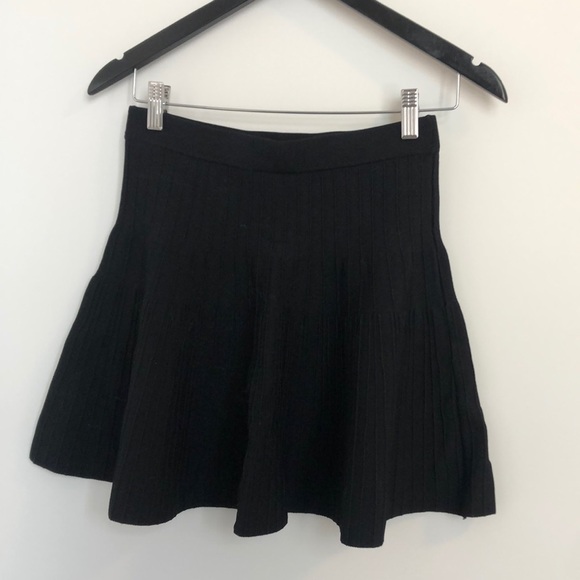 Black Structured Mini Skirt - Picture 1 of 3